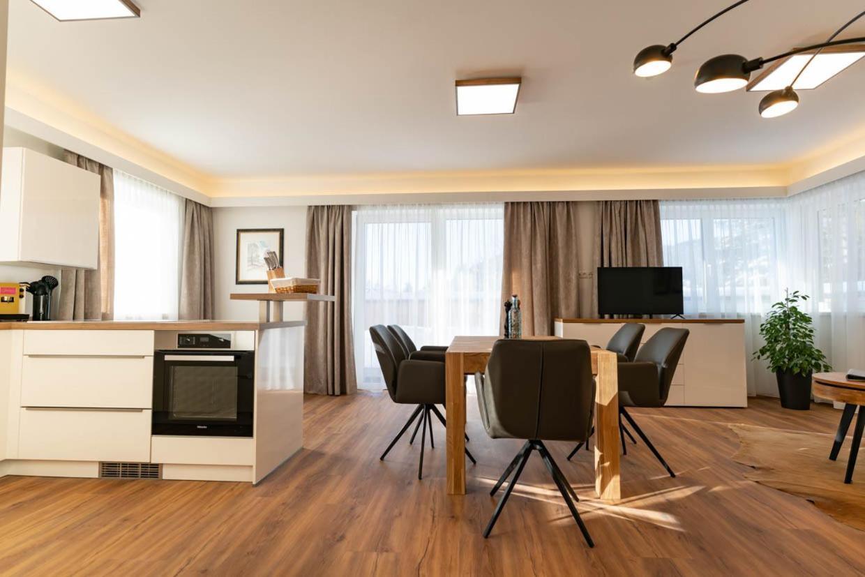 Waldrand Apartments ラムサウ・アム・ダッハシュタイン エクステリア 写真
